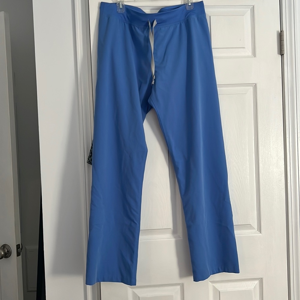 Womens Livingston scrubs pants, size large tall in ceil blue.